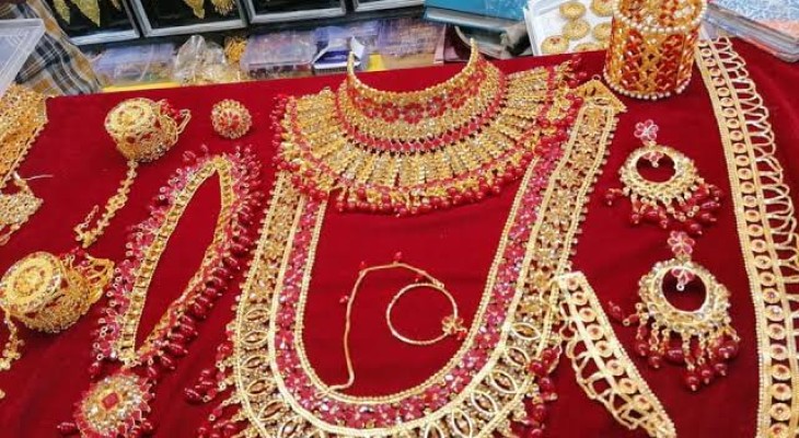 এবার স্বর্ণের দাম কিছুটা কমলো